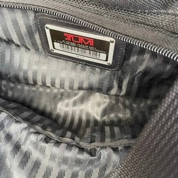 Tumi Black Ballistic Nylon Alpha Sport Small Carry-On Duffle Bag 261D3 USA - Picture 8 of 16